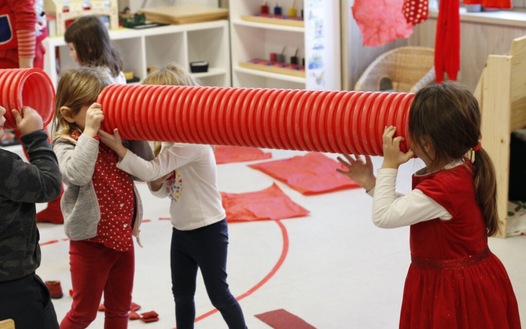 Rouge comme une installation dans la classe
